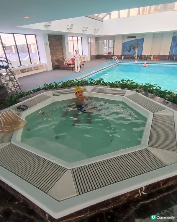 酒店室內游泳池 有桑拿又有按摩池