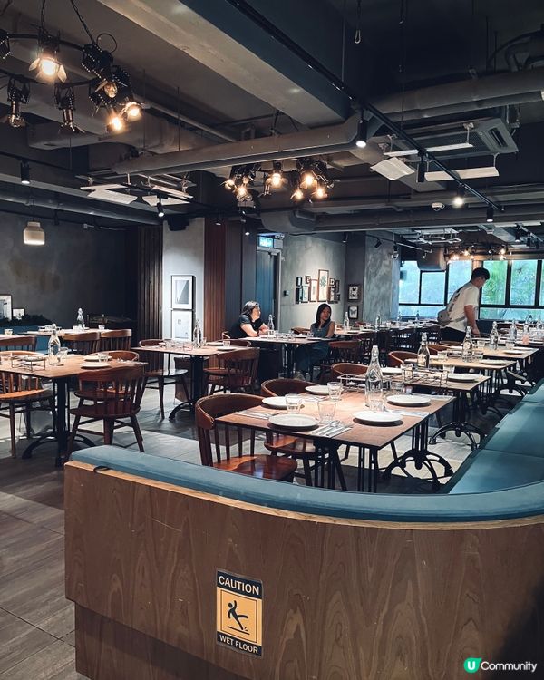 觀塘工廈人氣cafe 😋榛子朱古力焦糖香蕉梳乎厘班戟🍌