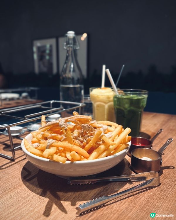 觀塘工廈人氣cafe 😋榛子朱古力焦糖香蕉梳乎厘班戟🍌