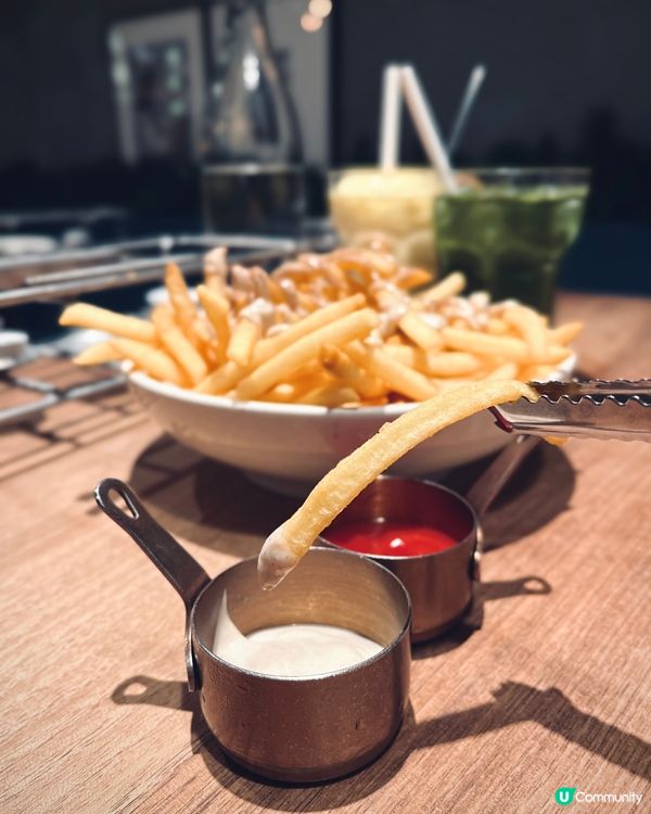 觀塘工廈人氣cafe 😋榛子朱古力焦糖香蕉梳乎厘班戟🍌