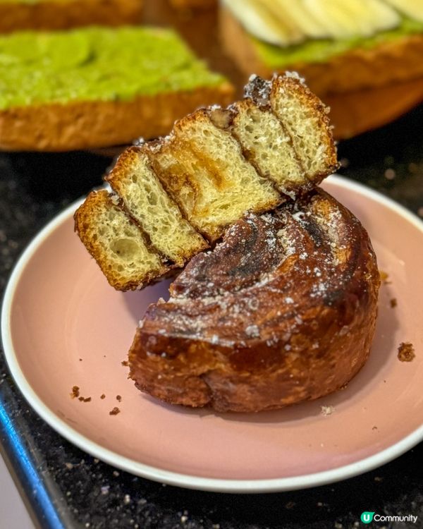 Bakehouse肉桂卷🤤！酥脆焦香碧根果仁！