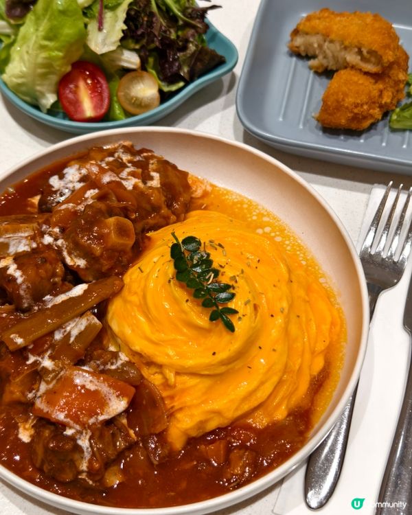 酸奶燉牛尾蛋包飯😋！中環抵食推介！