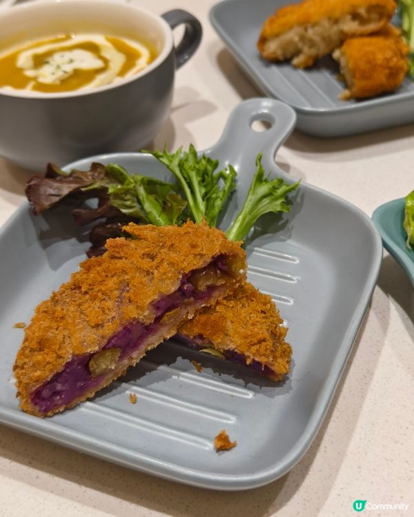 酸奶燉牛尾蛋包飯😋！中環抵食推介！