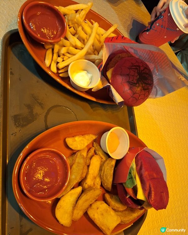 鋼甲奇俠和牛芝士漢堡+蜘蛛俠芝士蝦堡