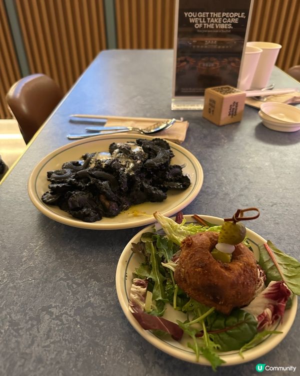 中環意大利餐廳🤤！墨魚汁意粉超正😋！