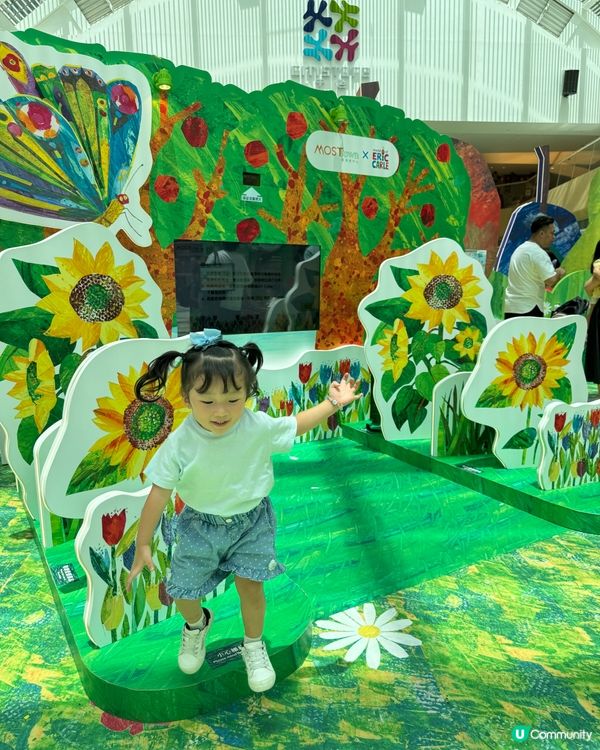 《好餓毛毛蟲🐛》巨型版！童趣大爆發🥳