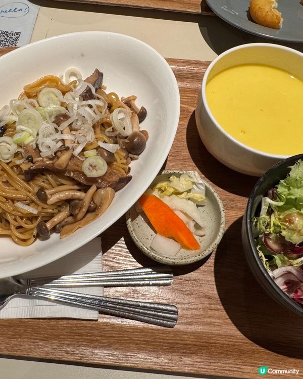 西日式餐廳🥗雜菌炒意粉🍝