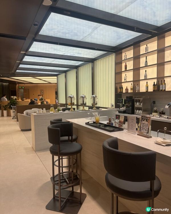 開箱中國國際航空2家貴賓休息室-- 新疆烏魯木齊紅山國際機場國內線 + 國內貴賓室天花板 – 成都天府國際機場國內線）