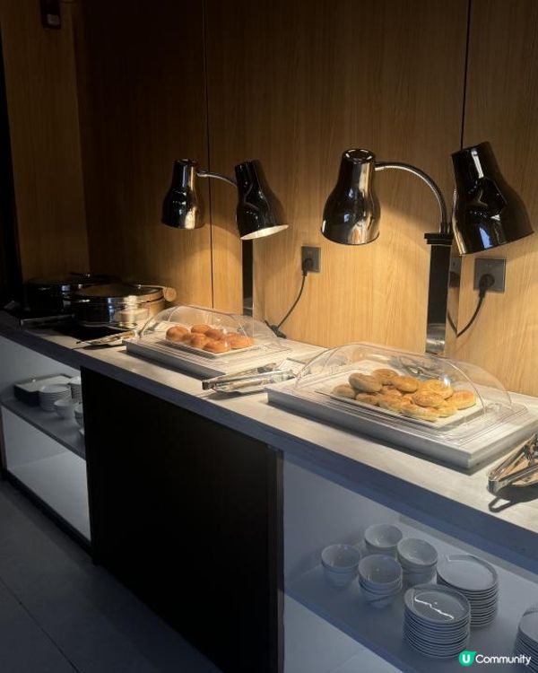 開箱中國國際航空2家貴賓休息室-- 新疆烏魯木齊紅山國際機場國內線 + 國內貴賓室天花板 – 成都天府國際機場國內線）