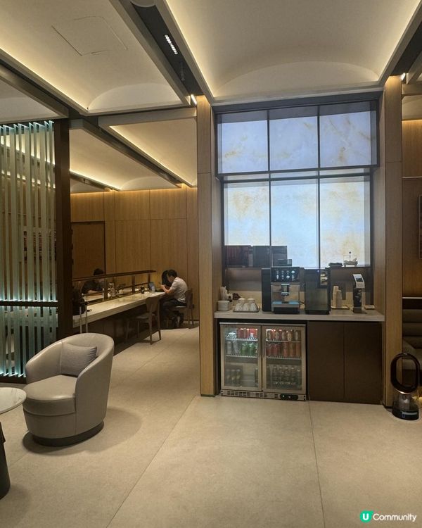 開箱中國國際航空2家貴賓休息室-- 新疆烏魯木齊紅山國際機場國內線 + 國內貴賓室天花板 – 成都天府國際機場國內線）