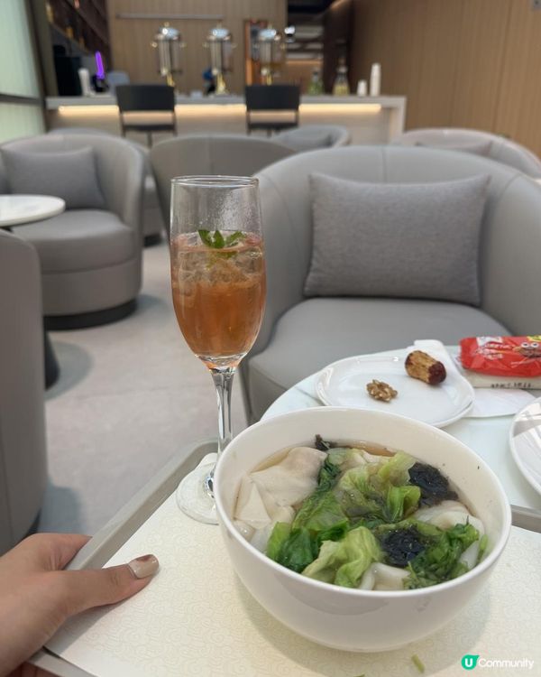 開箱中國國際航空2家貴賓休息室-- 新疆烏魯木齊紅山國際機場國內線 + 國內貴賓室天花板 – 成都天府國際機場國內線）