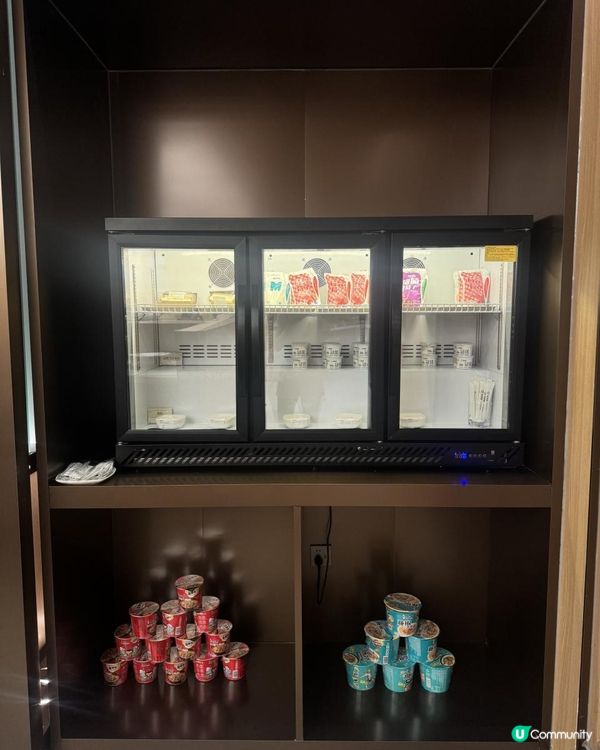 開箱中國國際航空2家貴賓休息室-- 新疆烏魯木齊紅山國際機場國內線 + 國內貴賓室天花板 – 成都天府國際機場國內線）