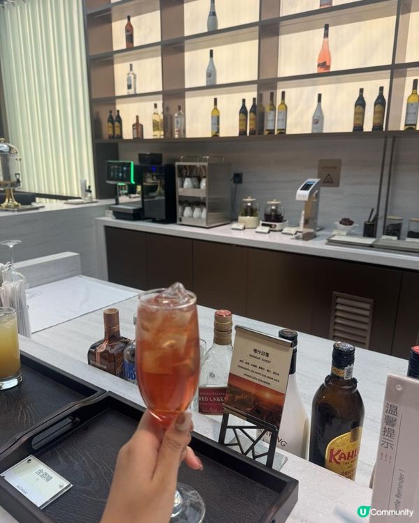 開箱中國國際航空2家貴賓休息室-- 新疆烏魯木齊紅山國際機場國內線 + 國內貴賓室天花板 – 成都天府國際機場國內線）