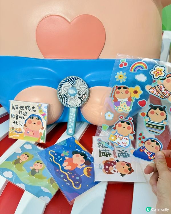 暑假｜香港商場打卡玩樂｜iSQUARE國際廣場 x「粗眉」盛夏呈獻｜首個6米高巨型3D立體吹氣「粗眉」