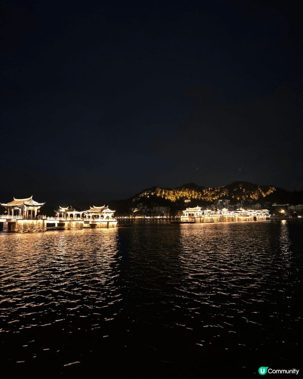 潮汕汕頭老字號餐廳，以正宗潮州菜聞名，尤擅滷水鵝、蠔仔烙等傳...