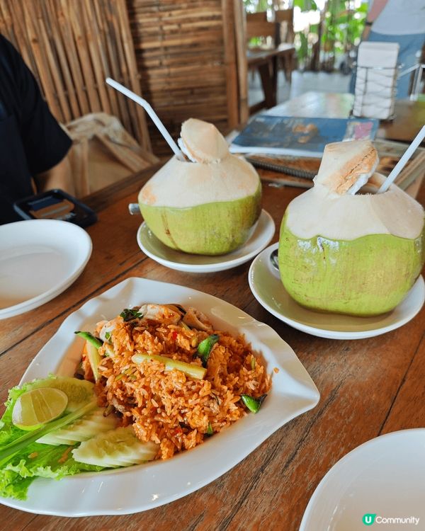 泰國嘅椰青特別清甜，價錢又比香港平一半，去餐廳食飯必飲，行街...