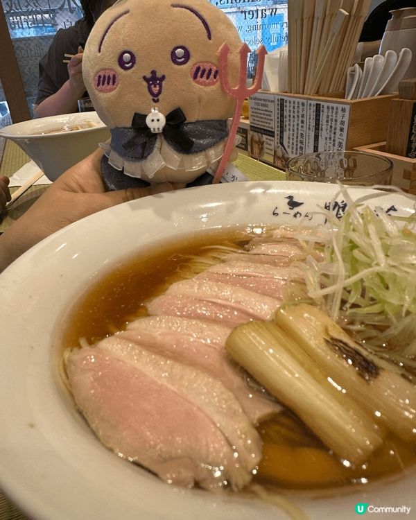 第一張係食m記嘅魚柳蝦堡個陣另一邊就係我最鐘意嘅兔兔