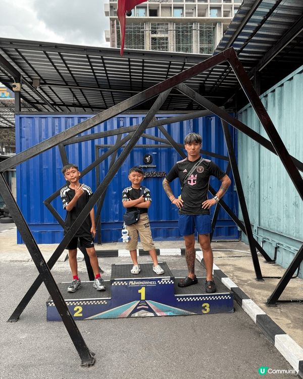 bangkok 既outdoor egomart 而家多左好...