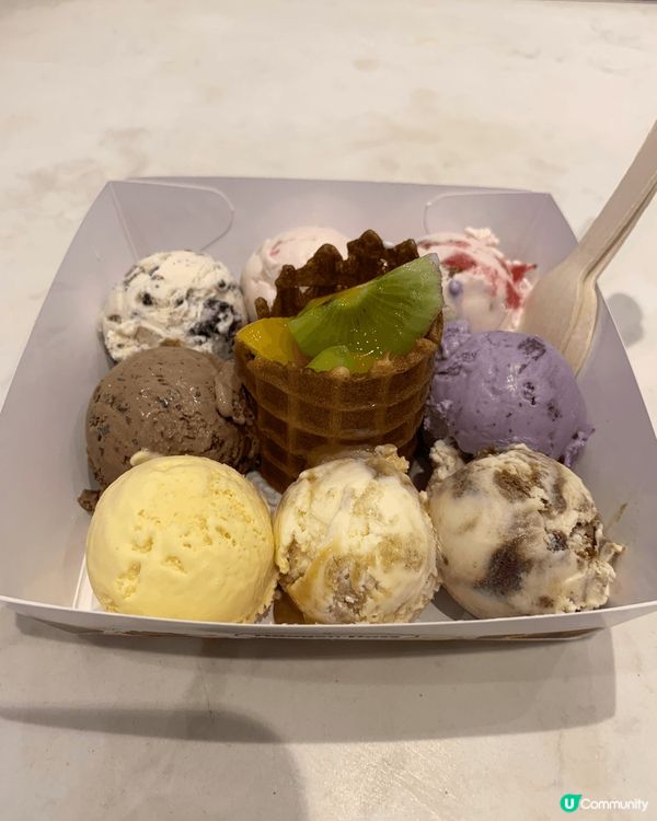 天氣勁熱呀！ 去左Haagen Dazs 食雪糕，叫左快樂無...