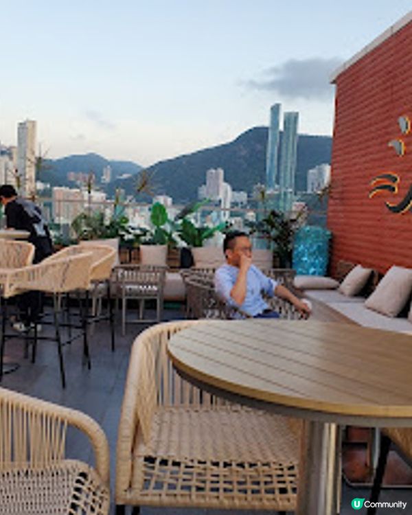 貓員外酒吧餐．黑啤配薄餅，辣住上癮！