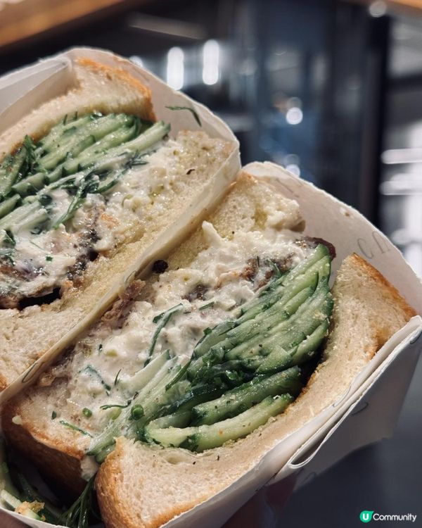 呢間food court有齊晒我想食嘅嘢 可惜冇一間滿意😫