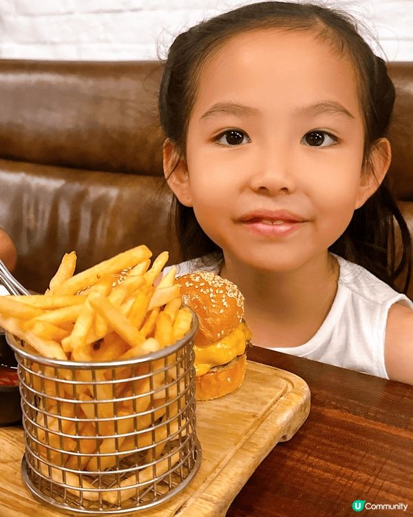高街生日飯🥳炭燒肉眼扒超正！🥩😋