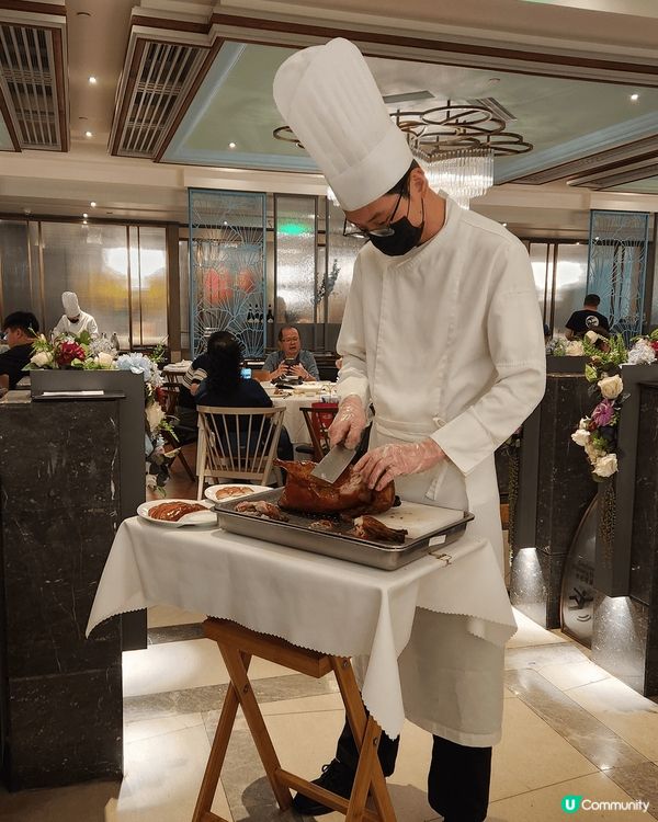 🦆🔥 花悅庭烤鴨，脆皮肉嫩，香氣四溢！