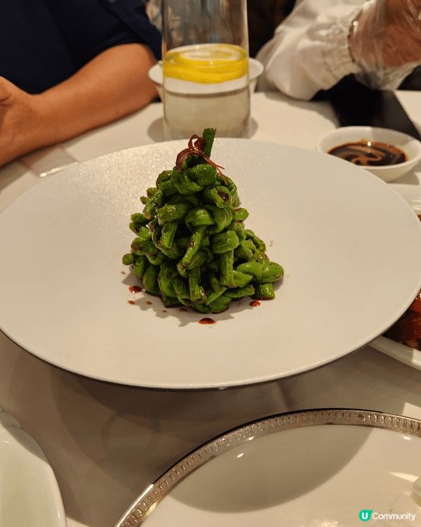 🦆🔥 花悅庭烤鴨，脆皮肉嫩，香氣四溢！