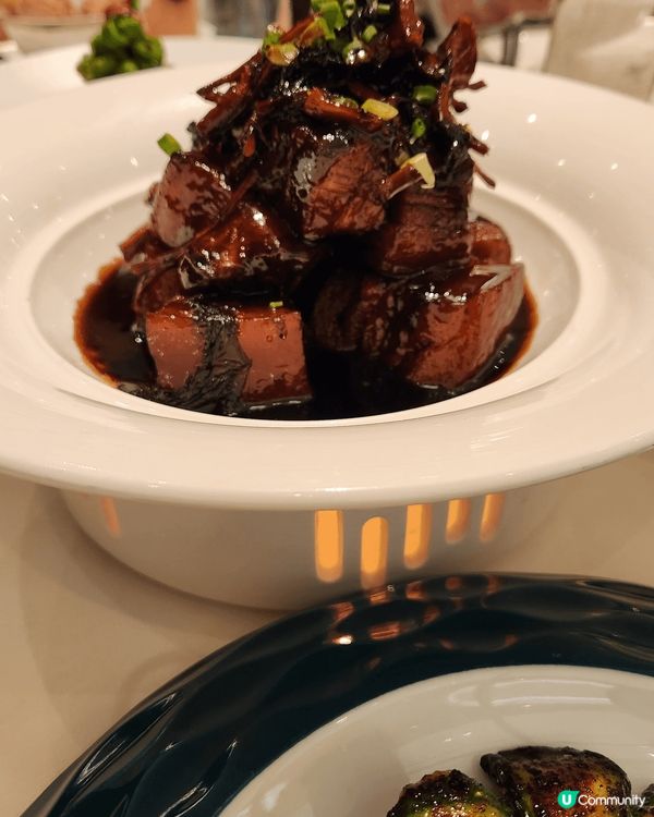 🦆🔥 花悅庭烤鴨，脆皮肉嫩，香氣四溢！