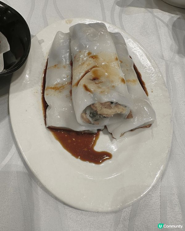 每逢假日都會和家人去飲茶，下午茶選擇三款就會送一款，價錢非常...