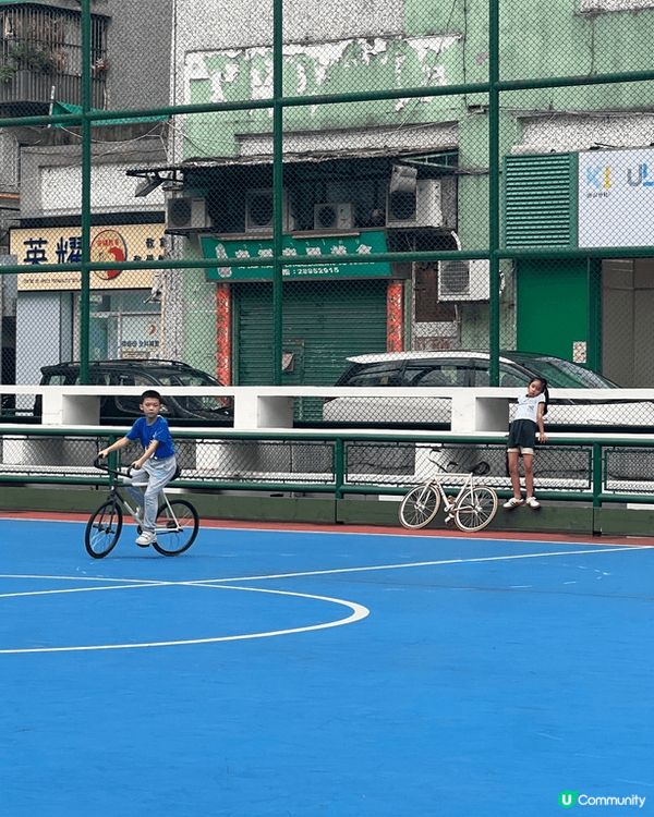 保持健康飲食、充足睡眠、還有適量的戶外運動，有助健康成長。