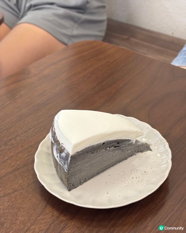 巴斯克流心麻糬芝麻蛋糕🤤！開心果泡芙超脆！