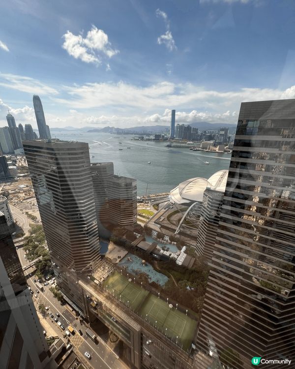 尋日因要處理文件，要去中環廣場，發覺45樓有個空中觀景台可以...