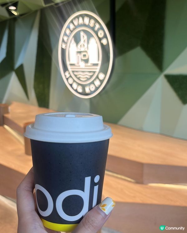 1.  航班延誤點算好？機場咖啡hopping 攻略！✈️☕️