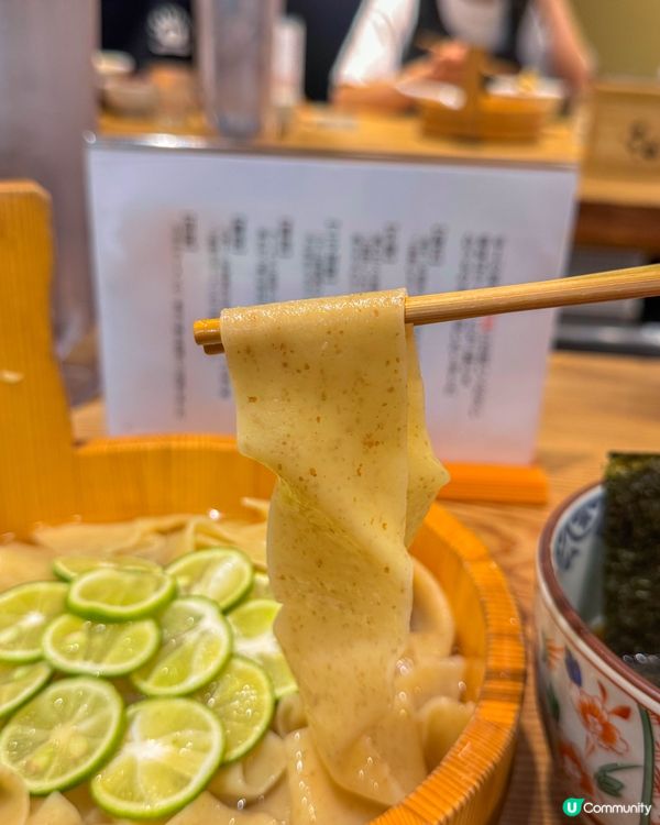 東京車站直通拉麵激戰區的乾魚系醬油熱湯與超寬平打麵🍜