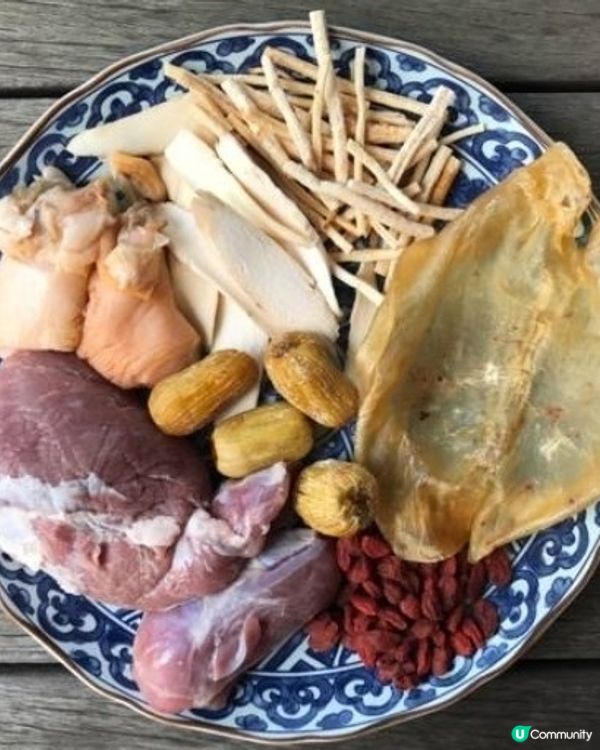 花膠響螺豬腱湯