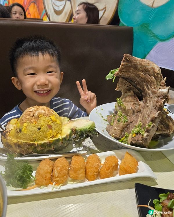 火山排骨震撼眼球！🤩 泰國美食大滿足！😋