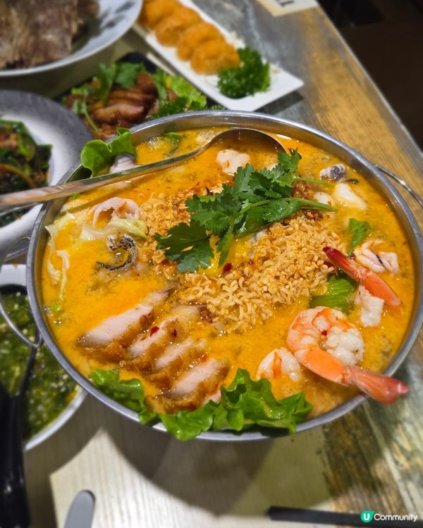 火山排骨震撼眼球！🤩 泰國美食大滿足！😋