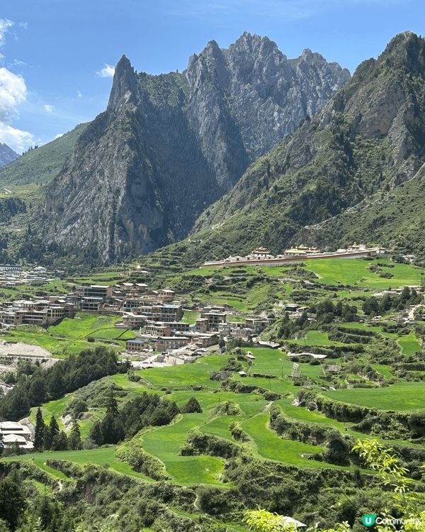 甘南的扎尕那，中國的必到景點之一，有藏族文化的地方，有點瑞士...