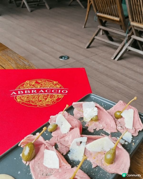 早前同朋友去咗中環大館附近嘅意大利餐廳 Abbraccio，...