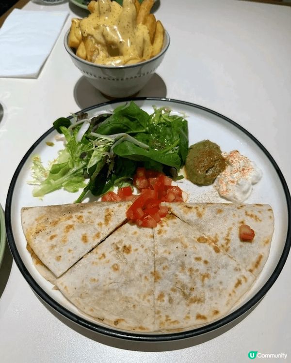 沙田高質西餐廳 Butlery，餐廳型格簡約的裝潢令人好舒服...