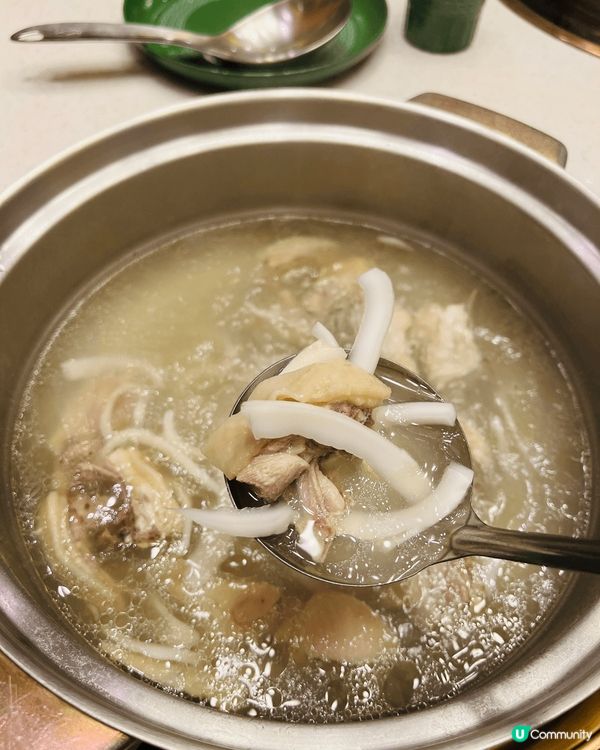 今年生日仔女帶我去食潤園四季椰子雞，一行入店內就覺得好舒適，...