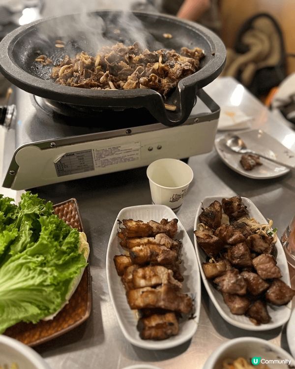 一班朋友齊齊聚會,去了北角的＜田浦食肉＞去食燒肉,那裏有專人...