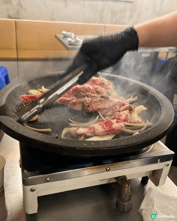 一班朋友齊齊聚會,去了北角的＜田浦食肉＞去食燒肉,那裏有專人...