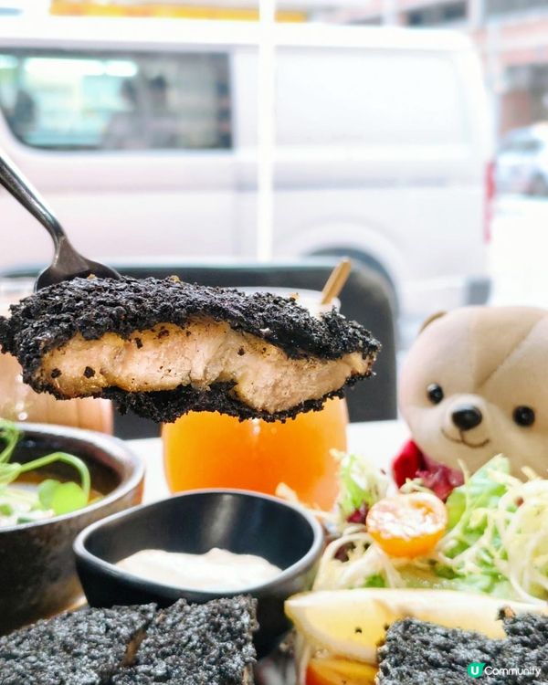 《黑白型格CAFE×慶祝生日好去處》