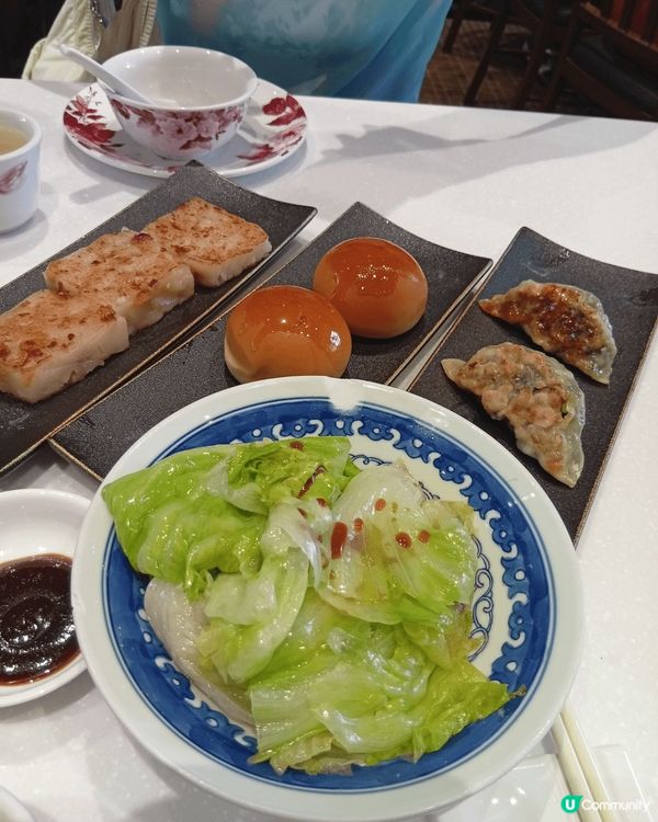 銅 鑼灣鍾廚下午茶點心$7、$8、$9就有得食，鮑魚燒賣大大...