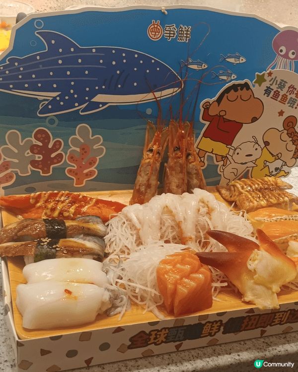 爭鮮壽司與蠟筆小新的聯乘正式開始，店舖打造了沉浸式體驗場景，...