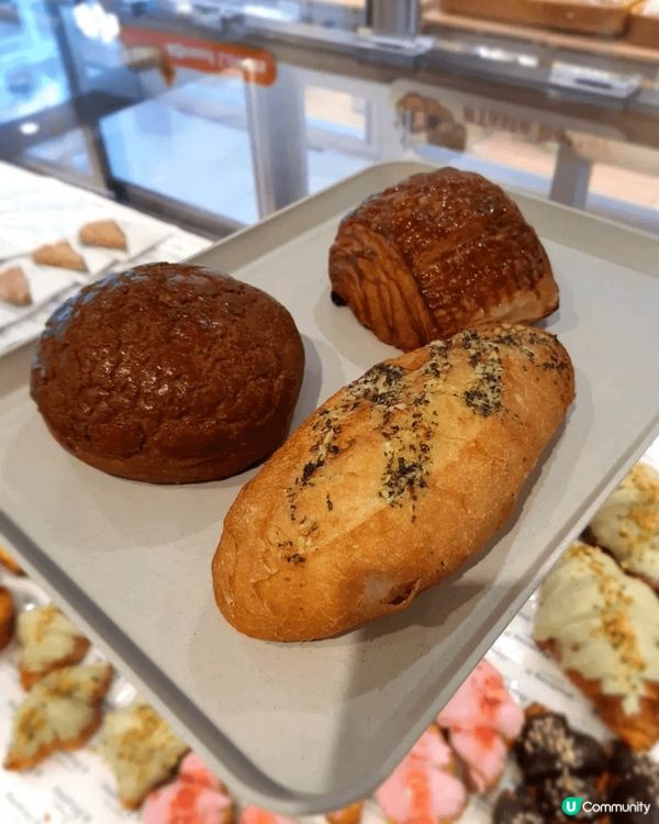 銅鑼灣Hashtag B真係令人驚喜！店裡的麵包和千層撻種類...