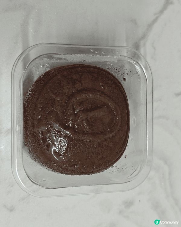 終於在某地鐵站內的美心西餅買到杜拜朱古力脆魔糍，剛開售時沒有...