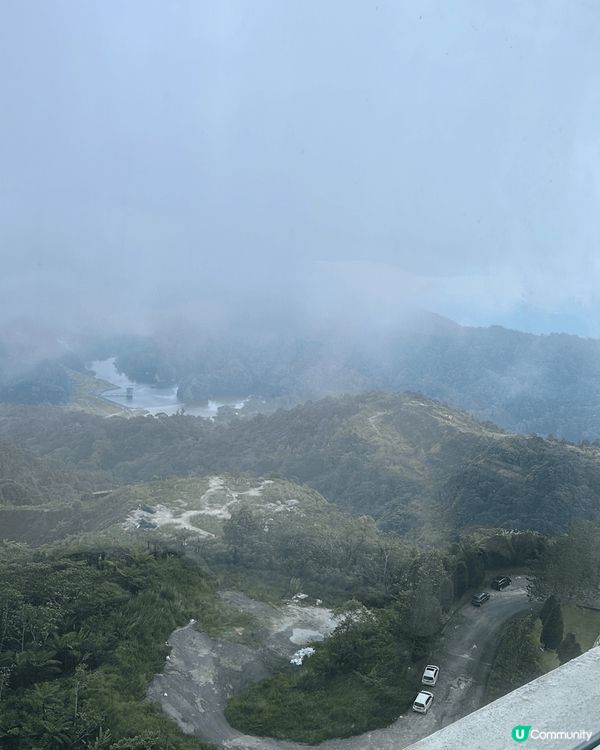 馬來西亞雲頂，係酒店望出去茫茫雲海，食埋中式早餐，完全唔知道...